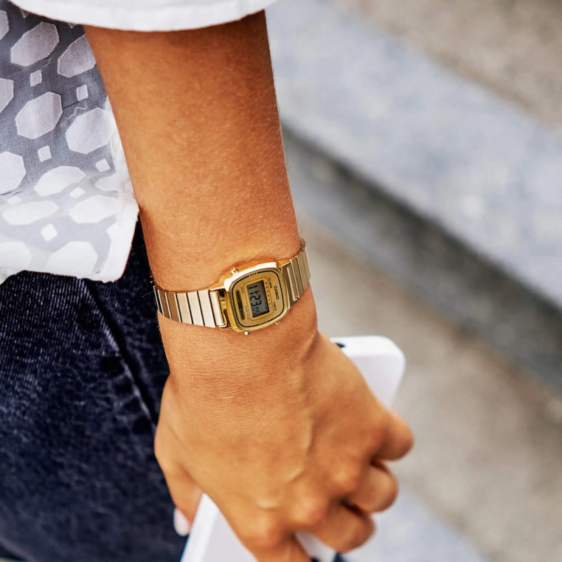 CASIO VINTAGE iconic LA670WEGA-9